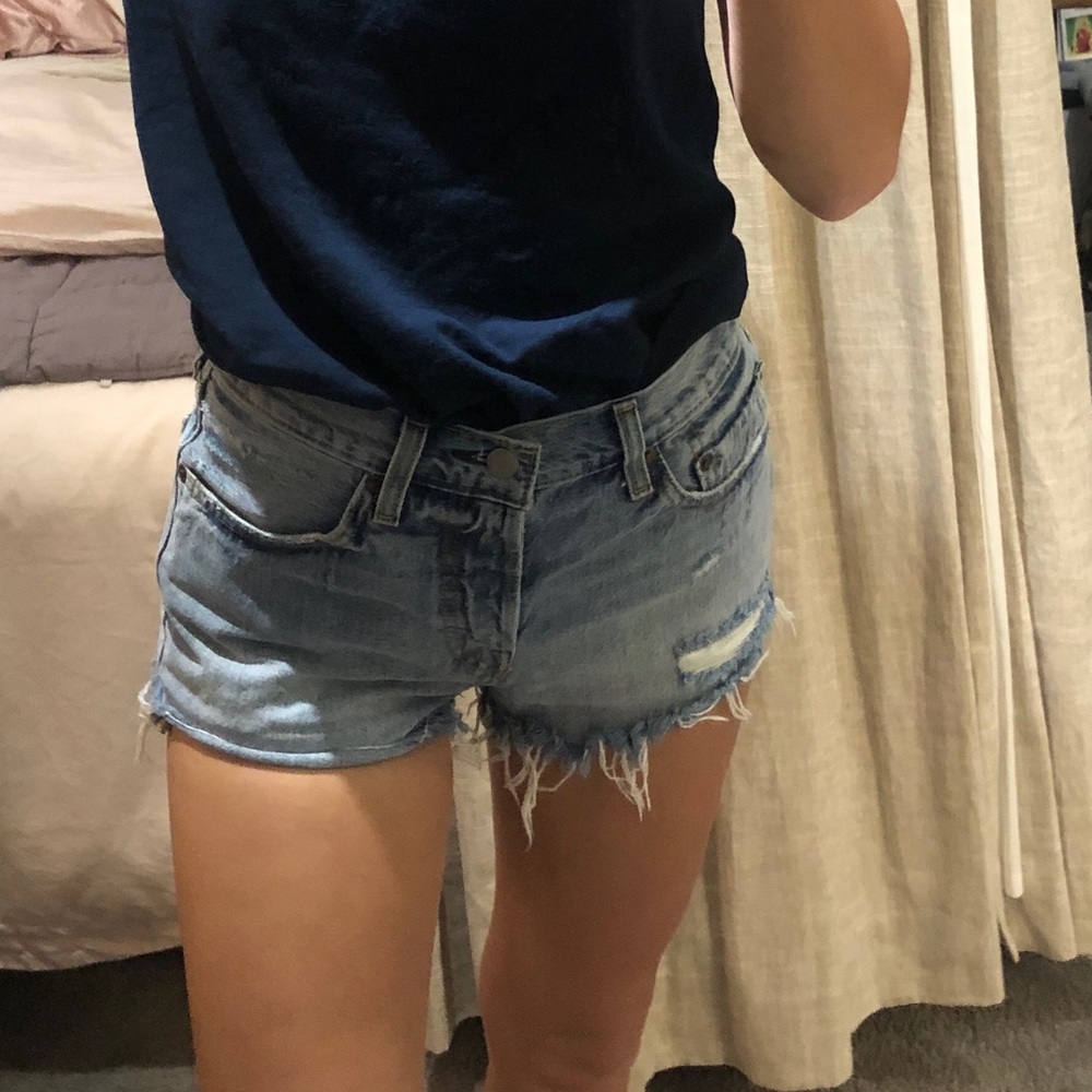distressed light wash denim shorts 🦋🦋